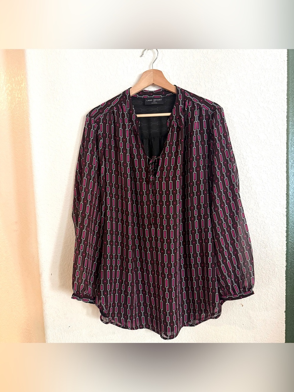 Lane Bryant Womens Shirt Blouse Black Pink Geometric Long Sleeve Size 14/16